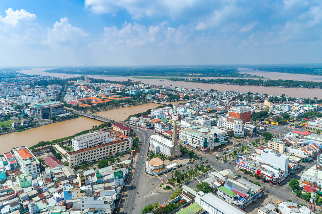 tuyen-dung-long-xuyen-2